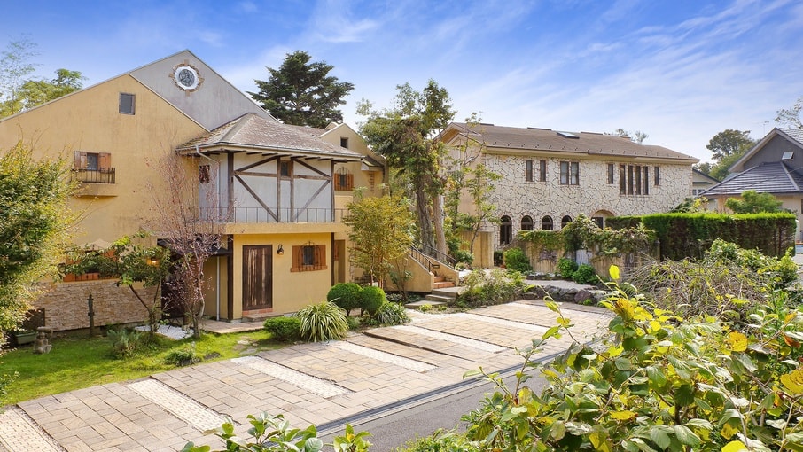 伊豆高原温泉 ペットと泊まれる全室専用露天風呂付 別邸 石の家